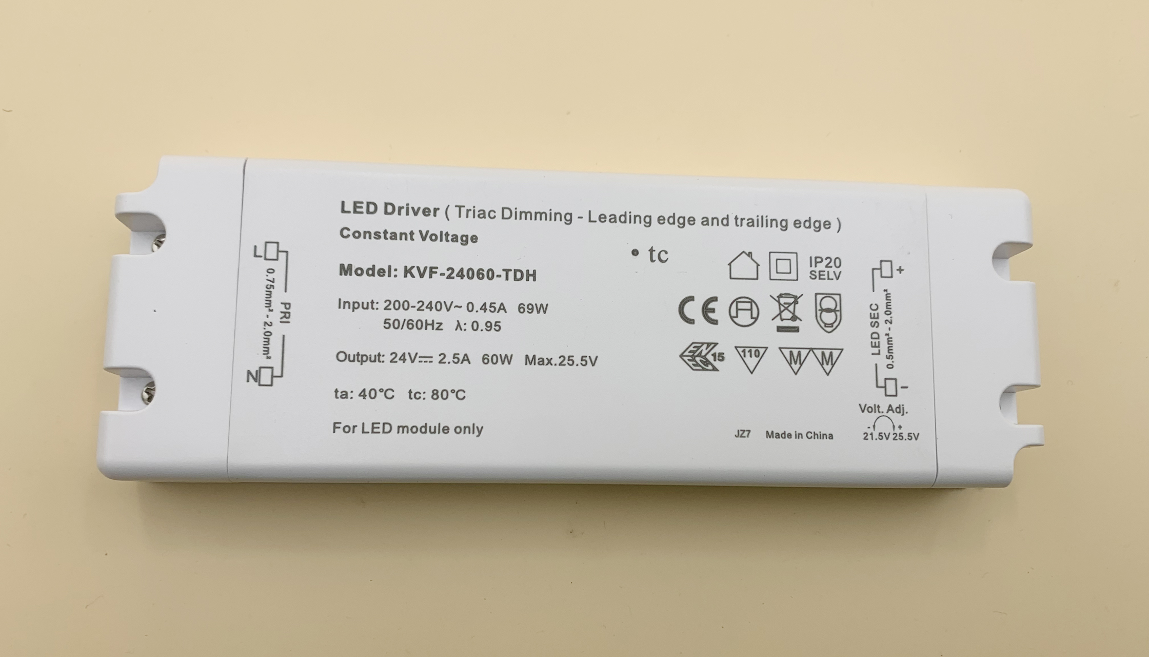 Triac dimmable LED driver